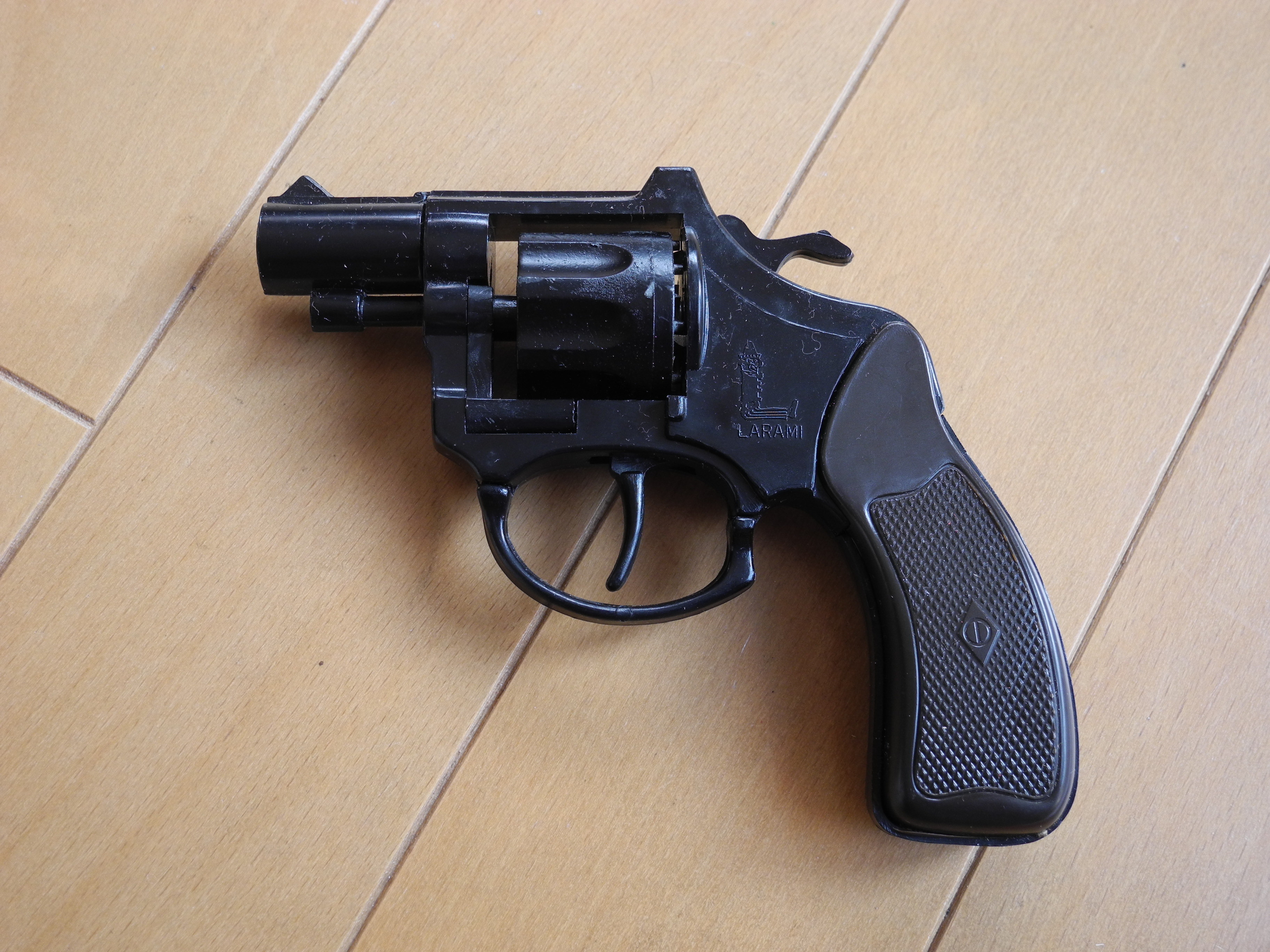 第十五章 HONG KONG 製 LARAMI(8連発): ジャスミンの香りと百発百中！